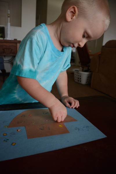 Noah - Play Through The Bible - Toddler Bible Lessons - www.simplelifemessylife.com